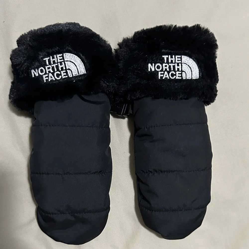 The North Face Kids Black Insulated Mittens